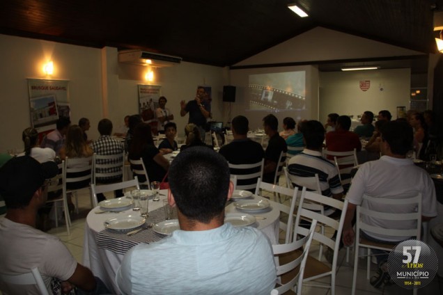 Ciclo de Debates reuniu garçons