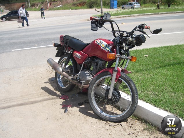 Motociclista foi levado ao hospital e liberado em seguida