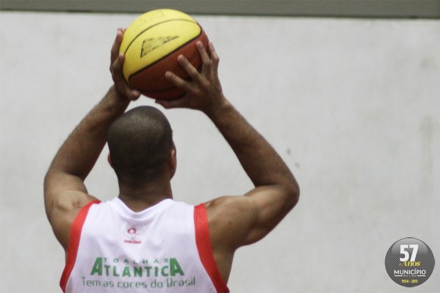 Equipe jogas as duas partidas iniciais fora de casa
