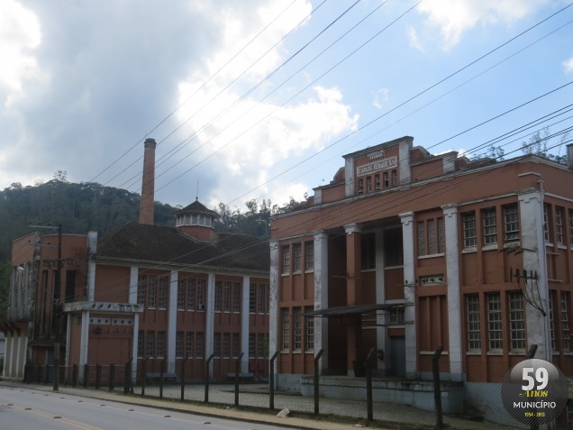 Por determinação da justiça, a falência da Fábrica Renaux foi decretada sem continuidade da produção. Trabalhadores devem ser chamados para assinar rescisão contratual nos próximos dias