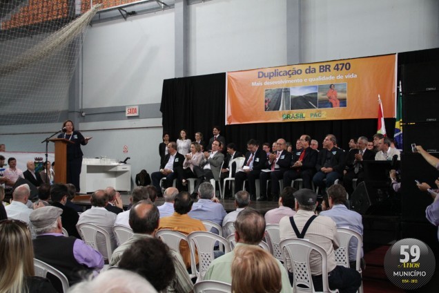 O ato de assinatura da ordem de serviço para as obras de duplicação dos trechos 3 e 4 da BR-470, que aconteceu na tarde desta quinta-feira, 18 de julho, em Gaspar