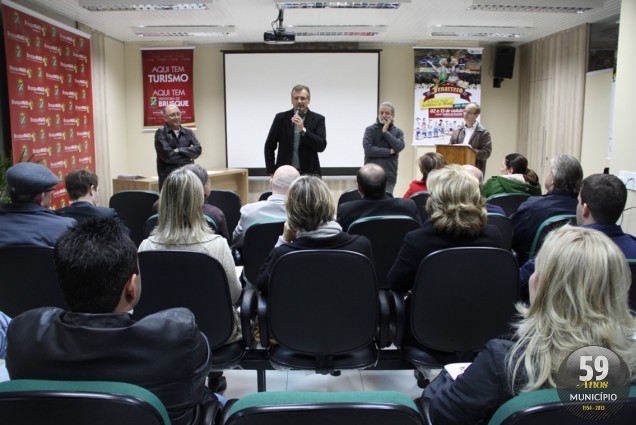 Solenidade aconteceu no Salão Nobre da Prefeitura de Brusque na noite de terça-feira, 23 de julho