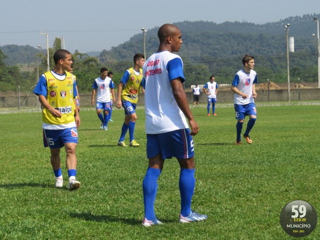 Jogadores realizaram treino tático no Sesi