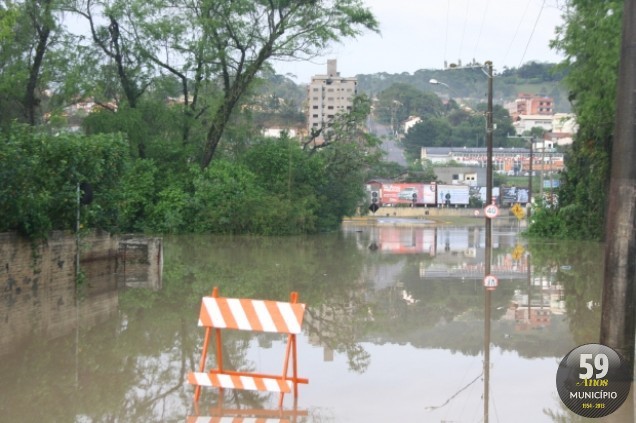 Nível do rio Itajaí-Açu estava 7,97 metros acima do normal em Rio do Sul, na manhã deste sábado, 21 de setembro