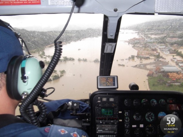 Corpo de Bombeiros em sobrevoo por Rio do Sul neste domingo, 22 de setembro