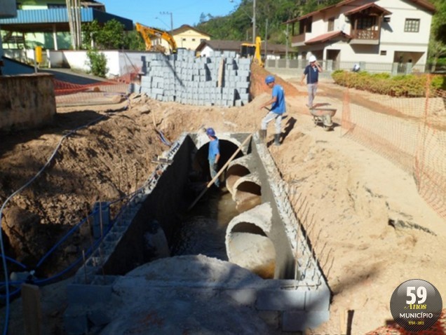 Os trabalhos foram iniciados nas proximidades do ribeirão Águas Claras