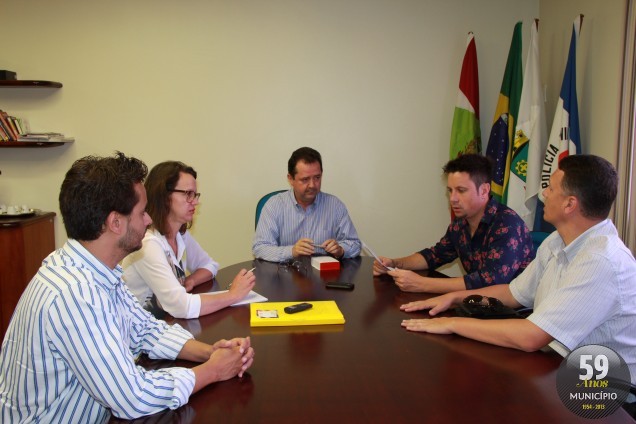 Comissão Especial visitou nesta segunda-feira, 25 de novembro, a Delegacia Regional de Polícia de Brusque