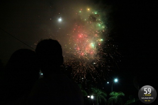 No último réveillon aproximadamente 6 mil pessoas participaram da festa