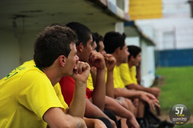 Equipe fez um treinamento coletivo no Gigantinho na tarde desta quarta-feira, 27 de março