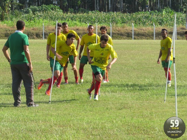 Jogadores fizeram um trabalho de aprimoramento físico com o preparador George de Castilhos nesta terça-feira (4)