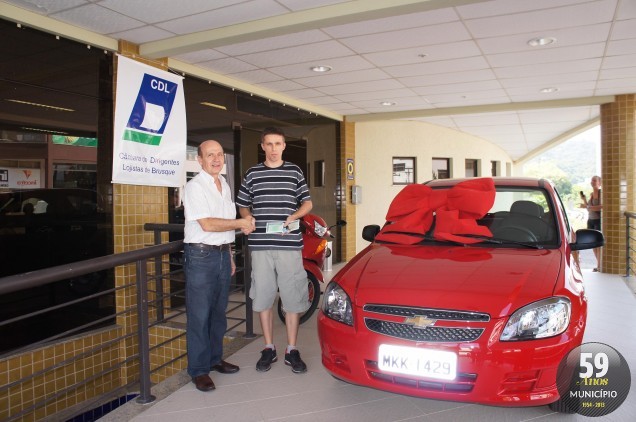 Altair levou um carro 0 km para casa