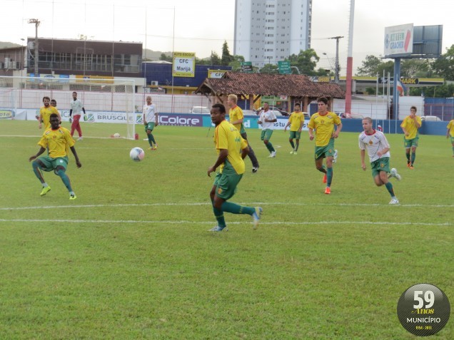 Bruscão treinou nesta terça-feira (18) no estádio Augusto Bauer