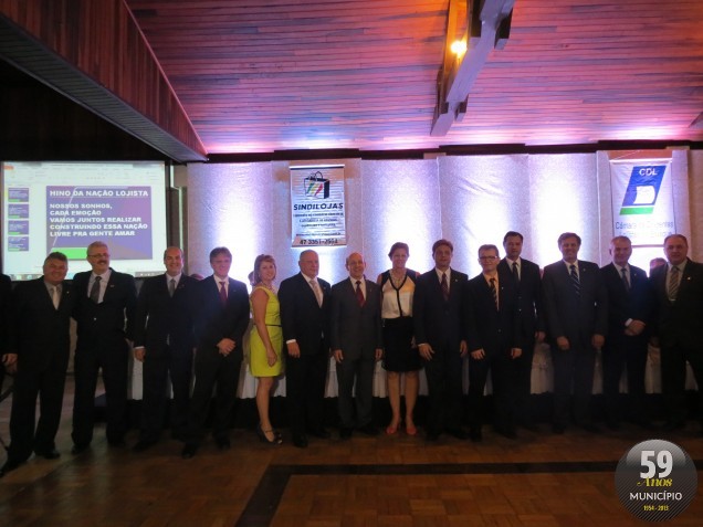 Nova diretoria do CDL foi empossada na noite de quarta-feira, 19 de fevereiro
