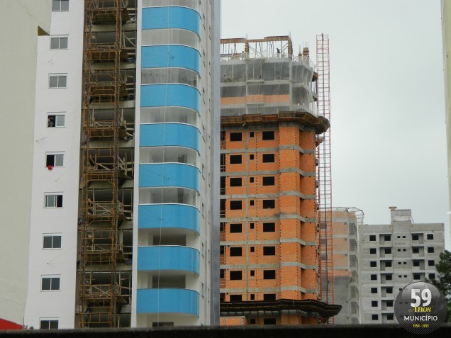 Emprego com carteira assinada cresceu em Brusque em comparação com o último mês de 2013