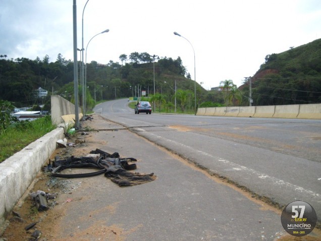 Ambos condutores foram encaminhados com lesões graves ao Hospital Azambuja
