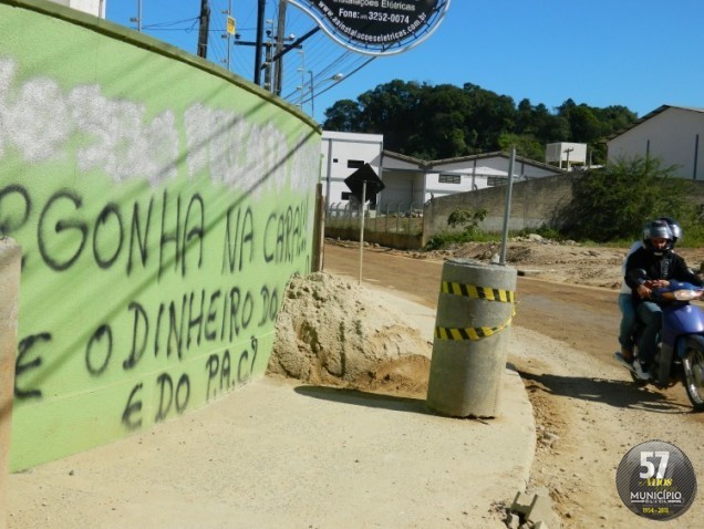 Obras estão paralisadas e sem previsão de retomada dos trabalhos
