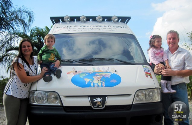 A previsão da Família Tomasi é que volta ao mundo dure 20 meses